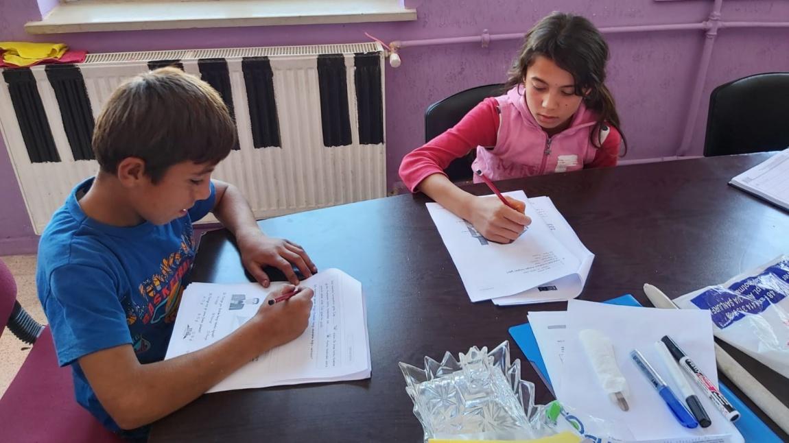 Suriyeli Öğrencilere Türkçe Yeterlilik Sınavı Yapıldı! 